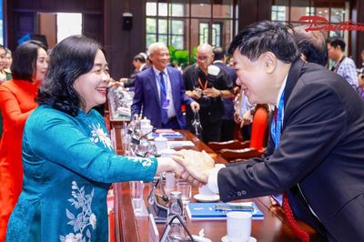 Chủ tịch Bùi Thị Minh Hoài dự Đại hội Liên hiệp các tổ chức hữu nghị Việt Nam lần thứ VII