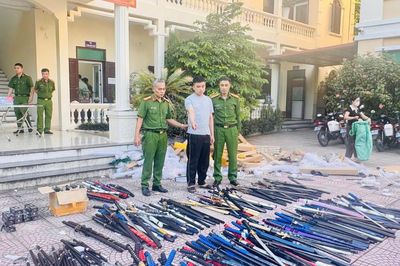 Bắc Ninh: Khởi tố đối tượng về tội 'Tàng trữ, mua bán trái phép vũ khí thô sơ, công cụ hỗ trợ'
