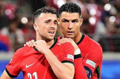 Ronaldo phẫn nộ
