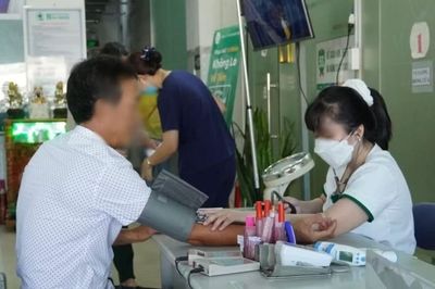 Giấy khám sức khỏe có 9 chữ ký sau 20 phút, Bộ Y tế vào cuộc