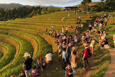 Kẹt cứng đường đi xem lúa vàng Mù Cang Chải