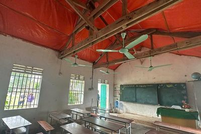 Vụ phụ huynh chưa đồng thuận giải thể điểm trường:Bố trí xe đưa đón nhưng vẫn còn 138 học sinh ở Nghệ An chưa đến lớp