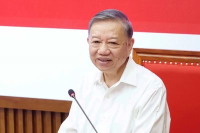 [Ảnh] Tổng Bí thư, Chủ tịch nước truyền đạt Chuyên đề về Lãnh đạo chiến lược trong kỷ nguyên mới cho các Ủy viên Trung ương Đảng
