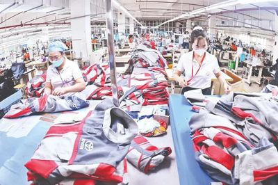 Trình Quốc hội 3 dự án luật quan trọng về lao động, tiền lương và bảo hiểm xã hội vào tháng 10