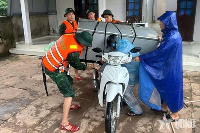 591 nhà bị ngập, sơ tán khẩn cấp 712 hộ dân do mưa lũ