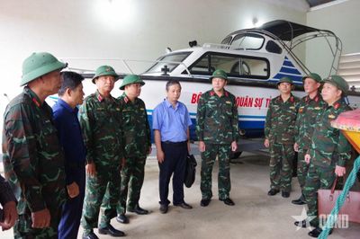 Tư lệnh Quân khu 4 kiểm tra công tác phòng, chống thiên tai tại Quảng Trị