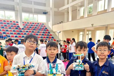 Gần 1.000 thí sinh tranh tài tại Vòng Khu vực Cuộc thi Sáng tạo Robotics 2026