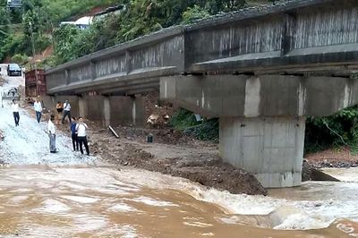 Nhiều bản vùng cao ở Nghệ An bị chia cắt sau đợt mưa lớn