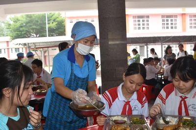 Cận cảnh ngày đầu bán trú của học sinh THCS công lập ở Bà Rịa - Vũng Tàu