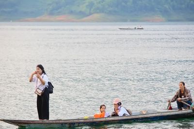 Mở đường để học sinh Ngòi Hoa không còn phải 'vượt sông tìm chữ'