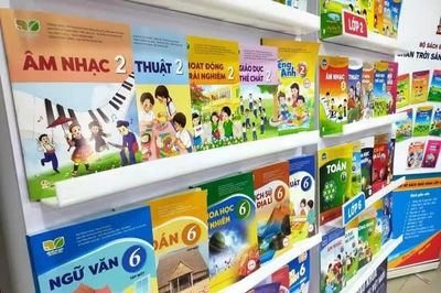 Cung ứng đủ sách giáo khoa, xử lý nghiêm hành vi bán cao hơn giá niêm yết