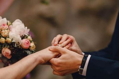 Hôn nhân thời hiện đại và những 'khoảng trống' pháp lý mới