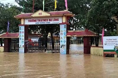 Nhiều trường, điểm trường ở Quảng Trị cho học sinh nghỉ học vì mưa lũ