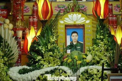 Bộ Quốc phòng truy thăng quân hàm vượt cấp lên Trung tá đối với Thiếu tá Trần Văn Tùng