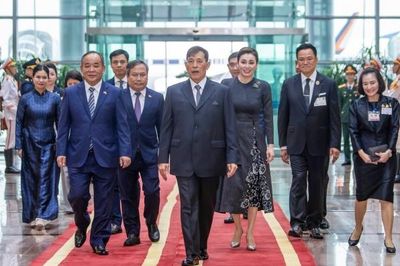Nhà vua Vương quốc Thái Lan và Hoàng hậu đến Hà Nội, bắt đầu thăm Việt Nam