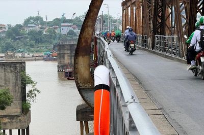 Rà soát, trang bị phao cứu sinh tại những cây cầu, bến sông