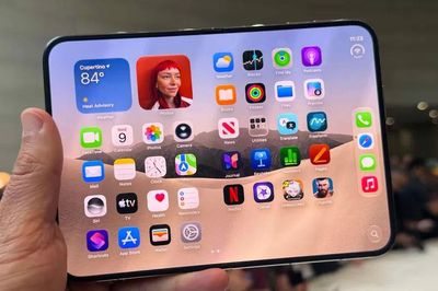 iPhone Duo giá 2.000 USD lộ điểm yếu chí mạng