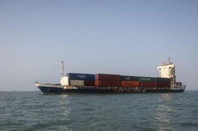Oman hoãn đàm phán về Hormuz, Mỹ muốn nối lại đối thoại về hạt nhân với Iran