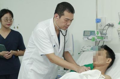 10 năm sống trong sợ hãi, người đàn ông không dám ngủ vì lo không tỉnh lại