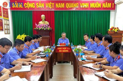 Kiểm tra việc thực hiện Quy chế dân chủ tại VKSND khu vực 11, tỉnh An Giang