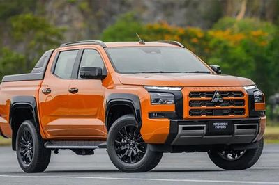 Mitsubishi Triton bất ngờ dẫn đầu doanh số phân khúc xe bán tải