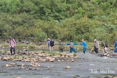 Viết tiếp bản trường ca của những 'người đi tìm hình của đất'