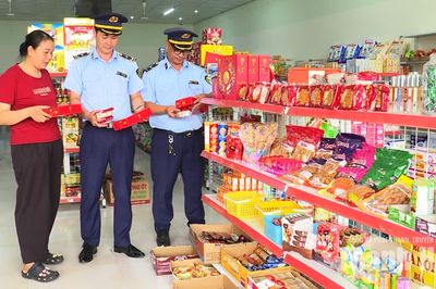 Thị trường hàng hóa Tết Trung thu: Nguồn cung dồi dào, giá cả ổn định