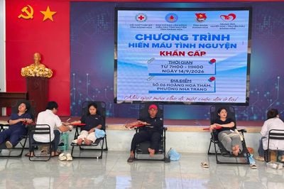 Hơn 100 người tham gia hiến máu tình nguyện khẩn cấp