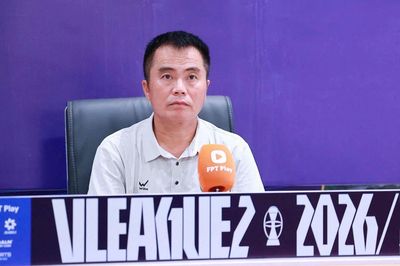 HLV Hứa Hiền Vinh tiếc vì Quy Nhơn United thua FC Thái Nguyên do thiếu ngoại binh