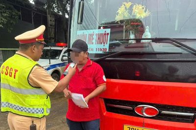 Đắk Lắk tăng cường kiểm soát, phát hiện ô tô chở khách thu tiền trái quy định