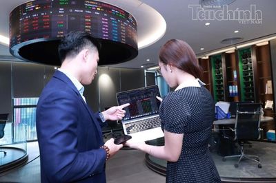 Chứng khoán ngày 14/9: Áp lực bán gia tăng, VN-Index tiếp tục điều chỉnh