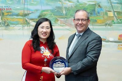 Tăng cường trao đổi kinh nghiệm lập pháp giữa Việt Nam và Canada