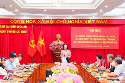 Đoàn ĐBQH TP. Hồ Chí Minh góp ý sửa các luật trong lĩnh vực y tế