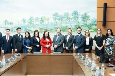 Trao đổi kinh nghiệm chuyển đổi số trong hoạt động nghị viện