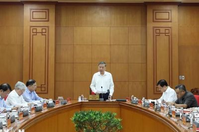Hoàn thiện quy định về đảng viên làm kinh tế tư nhân