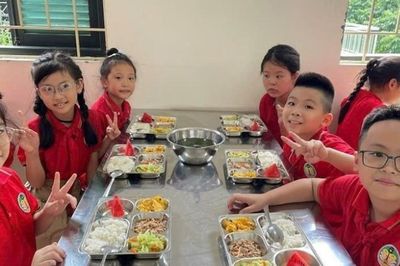 Thủ tướng yêu cầu kiểm soát chặt đơn vị cung cấp suất ăn cho trường học