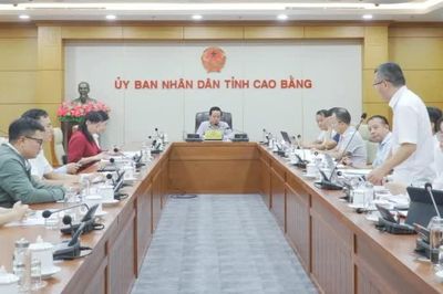 Tập trung tháo gỡ vướng mắc, đẩy nhanh tiến độ Dự án Chăn nuôi bò sữa và chế biến sữa công nghệ cao