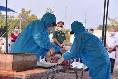 Khẩn trương xác định danh tính 199 liệt sĩ tại Nghĩa trang liệt sĩ Cái Nước