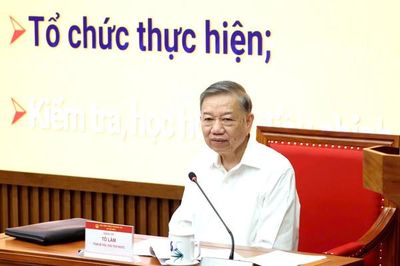 Kiên định, kế thừa, đổi mới mạnh mẽ tư duy và phương thức hành động, đưa đất nước phát triển nhanh, bền vững trong kỷ nguyên mới