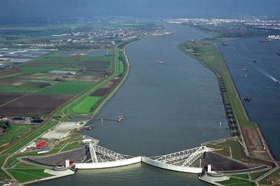 Xây dựng đô thị ven sông: Bài học sống cùng dòng nước từ Rotterdam