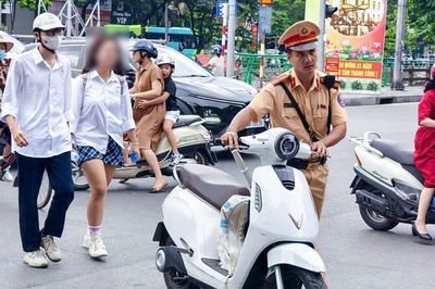 Hà Nội: Xử lý hơn 1.200 trường hợp vi phạm giao thông liên quan đến học sinh