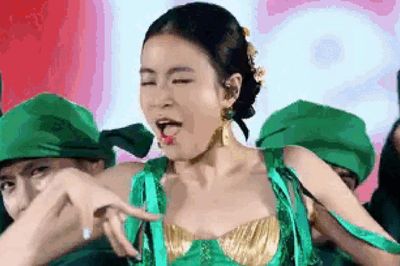 Không tin nổi sắc vóc Hoàng Thuỳ Linh ở tuổi 38