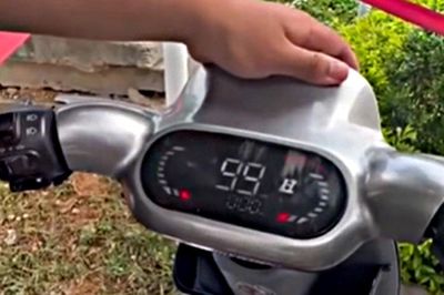 Học sinh lớp 10 'độ' IC xe đạp điện, đồng hồ hiển thị tốc độ 99 km/h