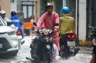 Hà Nội sáng mai còn mưa không? Bao giờ trời chuyển tạnh ráo và có nắng?