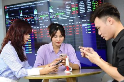 VN-Index quay đầu tăng gần 23 điểm, nhà đầu tư lại tranh mua cổ phiếu 'họ' GELEX