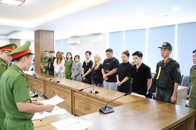 Đà Nẵng: Chủ quán Saga bị bắt cùng 6 nhân viên vì bán khí cười