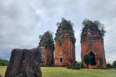 Rắn Naga, sư tử: Những kiệt tác từ đá hướng tới danh hiệu bảo vật quốc gia