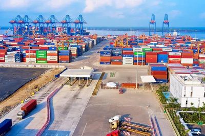 Chính phủ 'tháo gỡ đến cùng' để doanh nghiệp tự mình đi tới