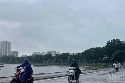 Thời tiết ngày 15/9: Mưa rào và dông trên cả nước, Hà Nội có mưa to đến rất to