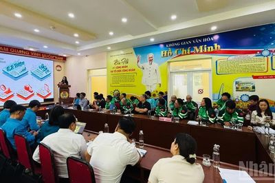 Bảo đảm an sinh cho tài xế xe công nghệ